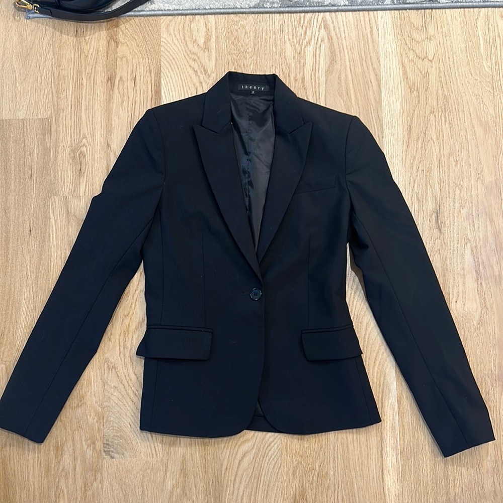 Theory blazer size 2